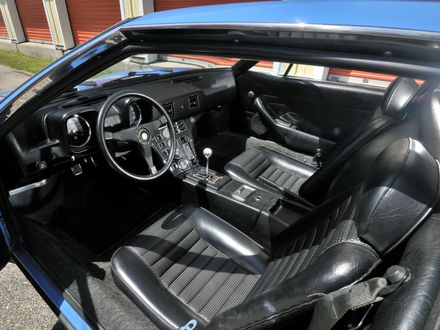 Интерьер De Tomaso Pantera 1971 года  (фото 26 из 35)